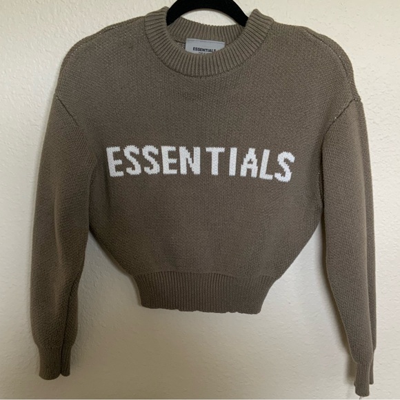 BOYS Essentials knit sweater. - Picture 1 of 5